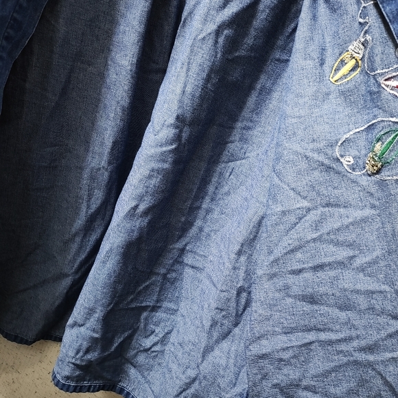 Rhythm Blue Christmas Denim Button-Up Shirt Women's XL Embroidered Clean - Picture 9 of 12